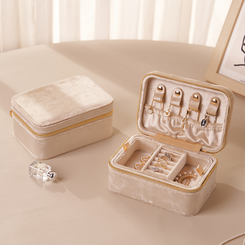 กล่องเก็บเครื่องประดับกำมะหยี่ - Luxury Skincare Samples บทวิจารณ์และราคา