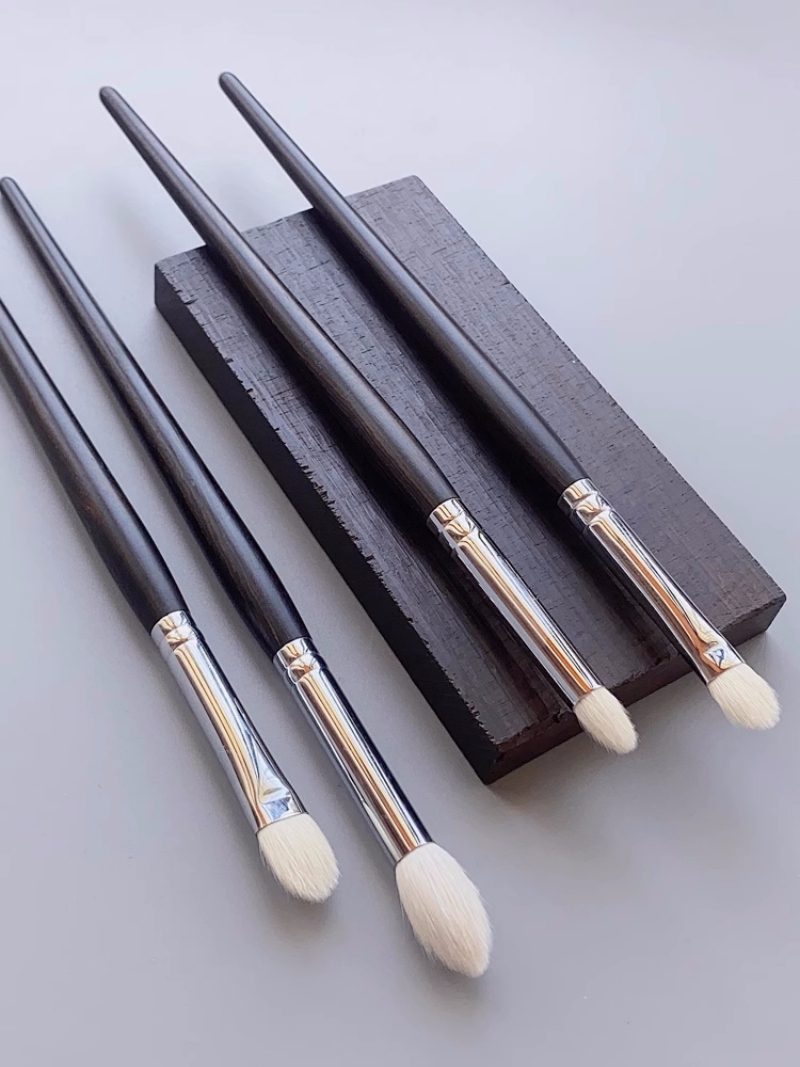 อายแชโดว์ผสมแปรงหรูหราธรรมชาติ - Luxury Skincare Products บทวิจารณ์และราคา